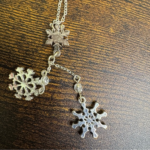 Avon 2006 Silver Snowflake Y Dainty Necklace 16-18” - Picture 10 of 10
